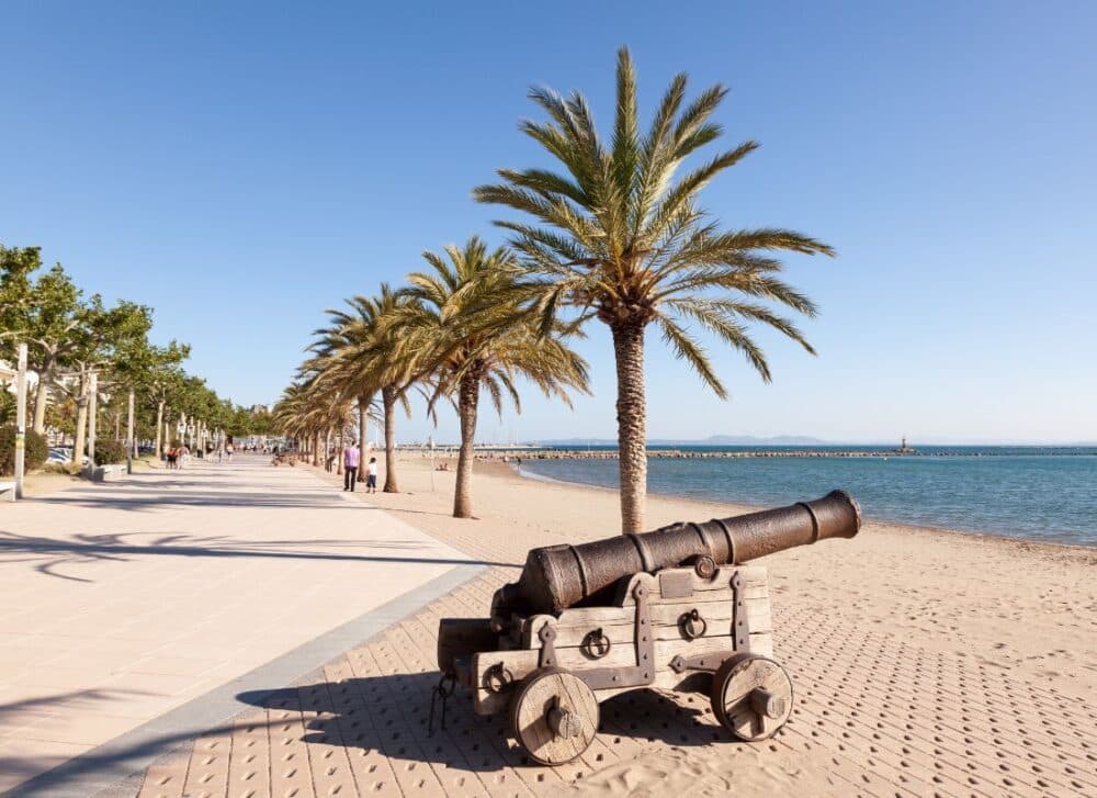 Roses : entre criques sauvages, histoire et plaisirs balnéaires sur la Costa Brava