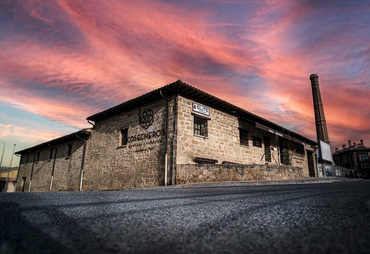 Olite (Navarre) – Village fortifié avec un somptueux château royal du XIIIᵉ siècle
